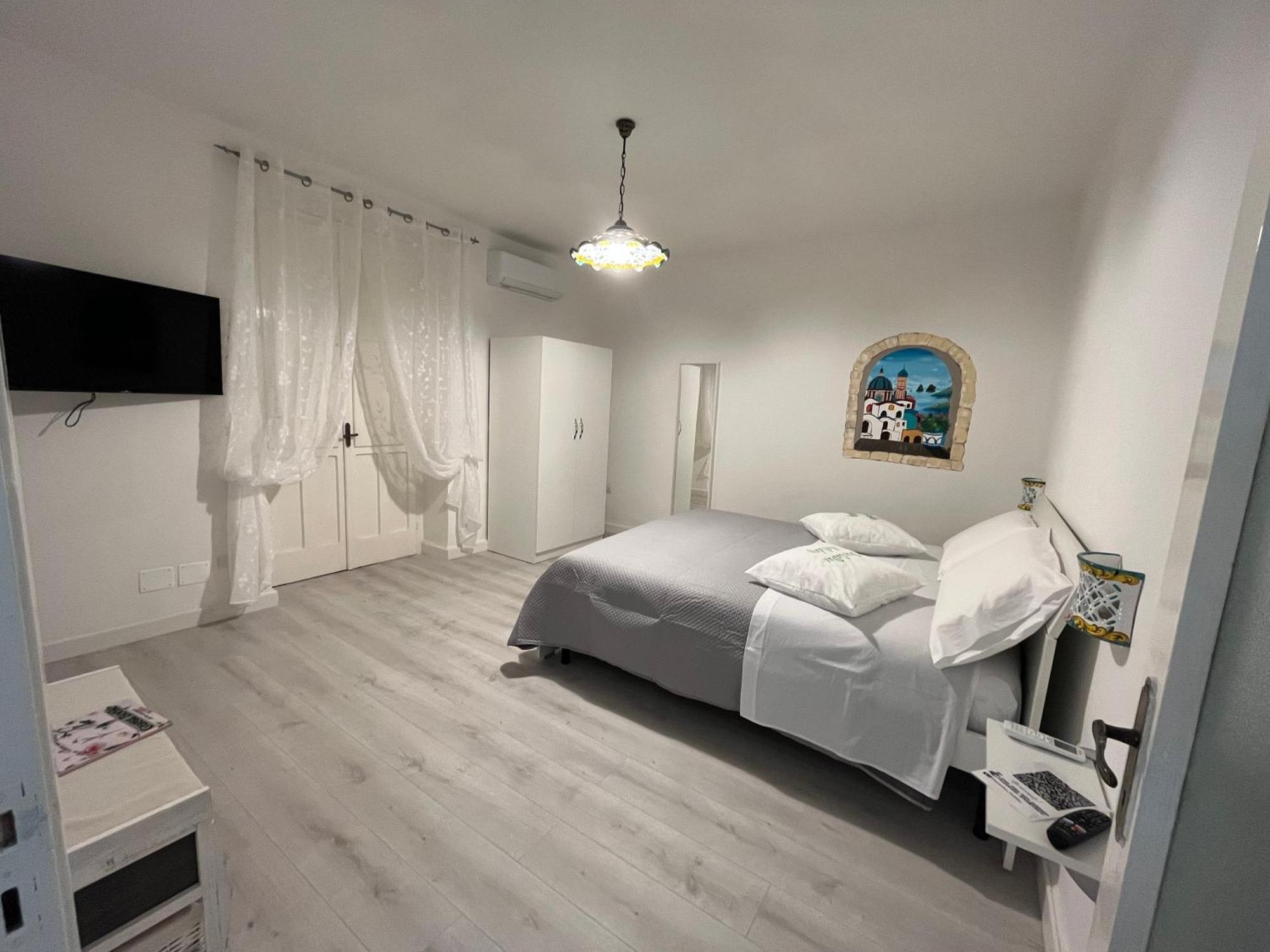 B&B Due Su Due Holiday Vietri sul Mare Exterior photo